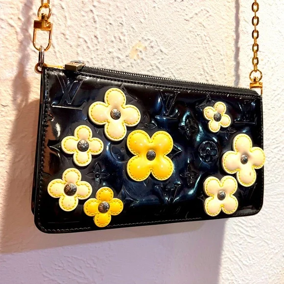 Louis Vuitton Vernis Lexington Fleur Pochette